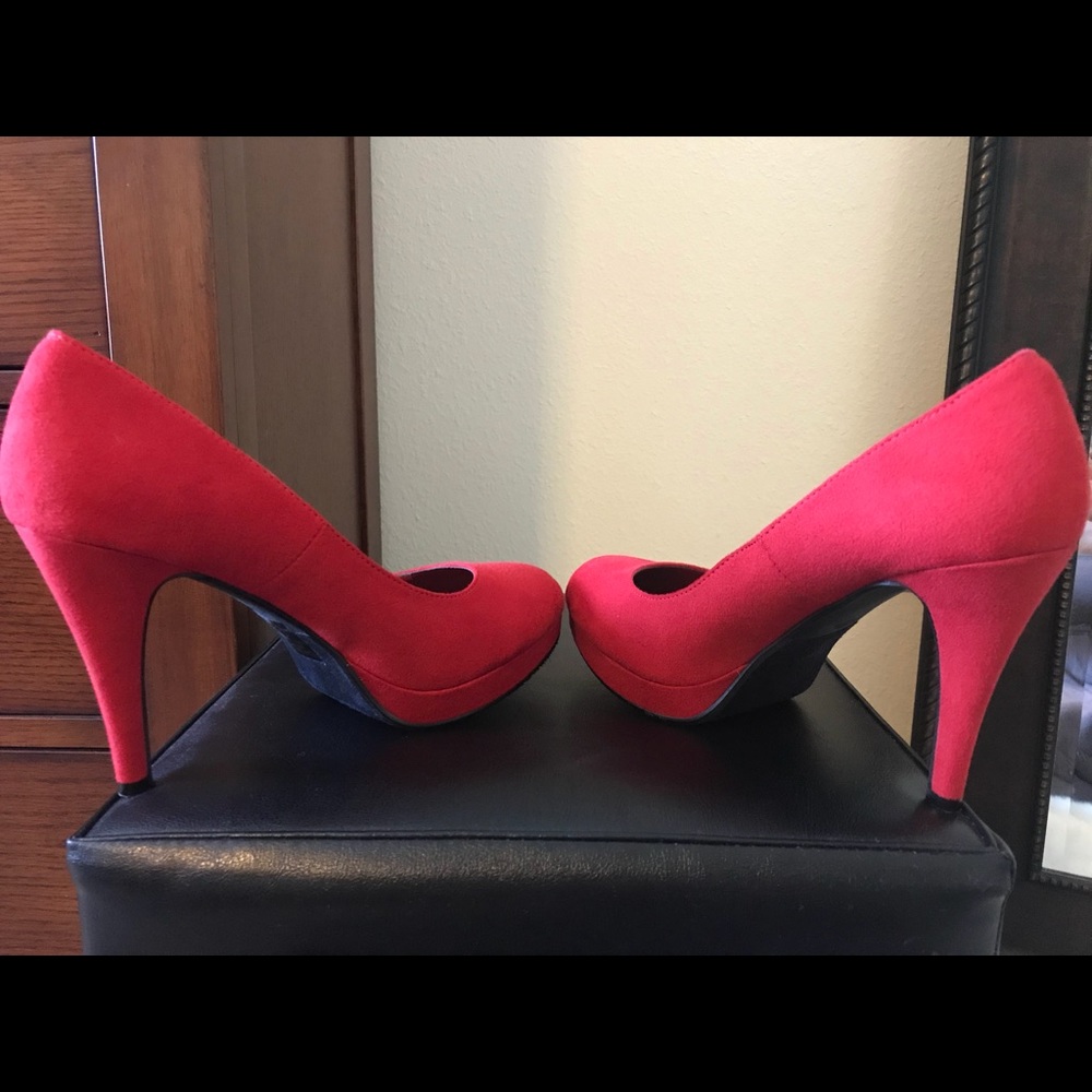 Shoes - Picture 4 of 4